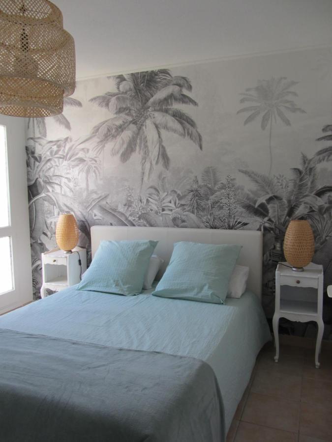 Appartement Les Cigales Rez De Jardin A 10Mn Des Plus Belles Plages Hyères Exterior foto
